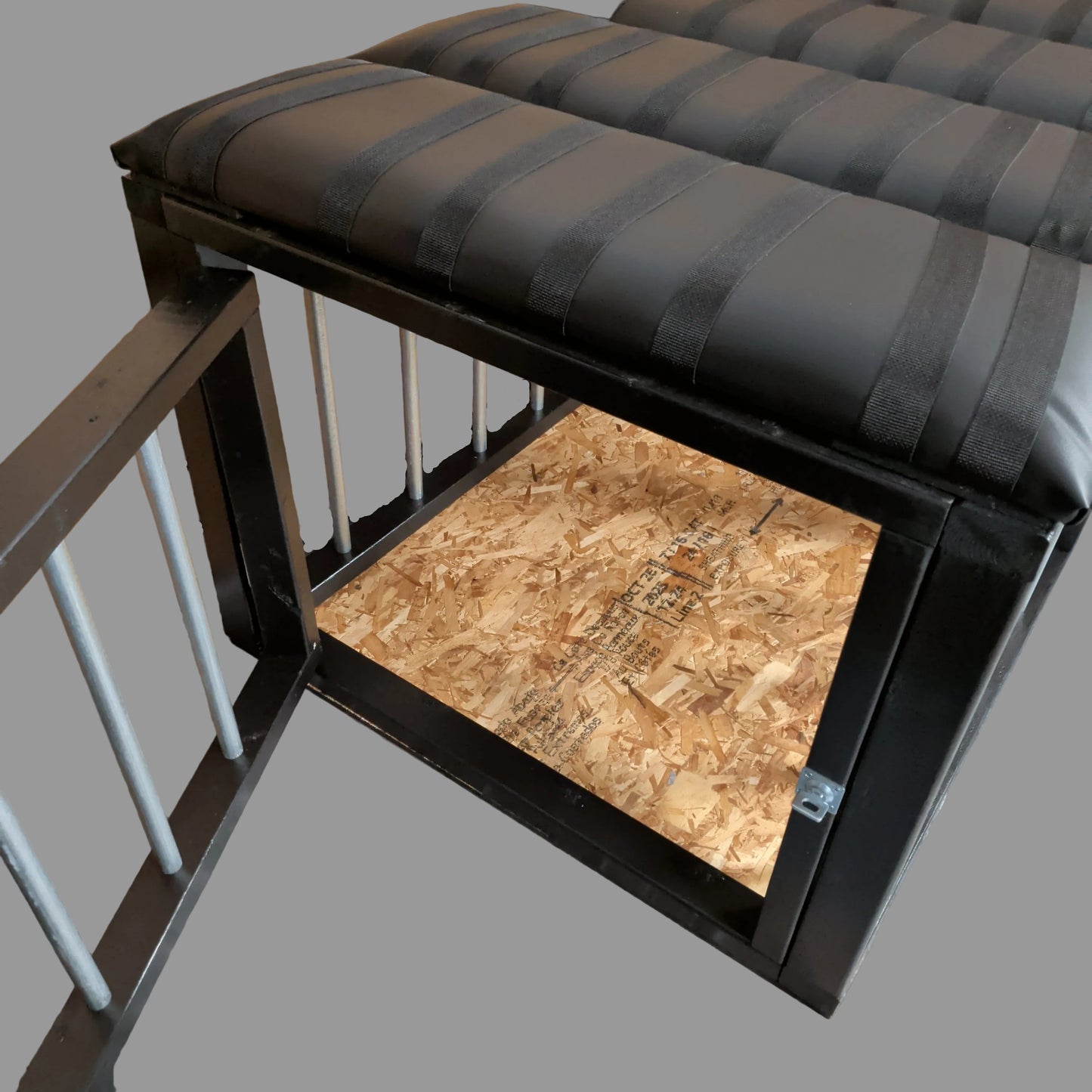 Bondage Table (Metal Cage)